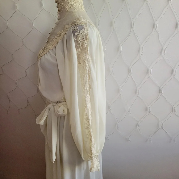 Vintage Victorian Style Dress / 70s / Cream / Lace / Size Small - Picture 7 of 11